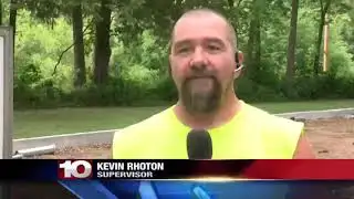 Outdoor workers battle the summer heat