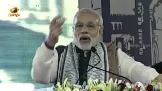 PM Modi at Function for Distribution of E-rickshaws in Lucknow | Modi flags off 2100 E-rickshaws