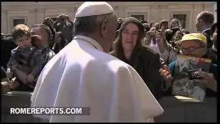 Pope greets American rock star, Patti Smith