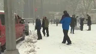 Potentially crippling snowstorm begins to hit Northeast