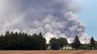 Raging forest fire bears down on German villages