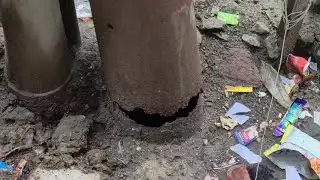 Rampur News: पुराने गंज में जर्जर बिजली के खंभे से मंडराया खतरा, हादसे की आशंका