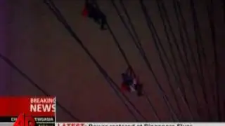 Raw Video: 173 Stranded on Singapore Wheel