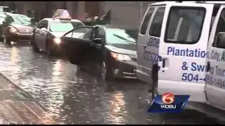 Raw video: Flooding at Baronne and Canal