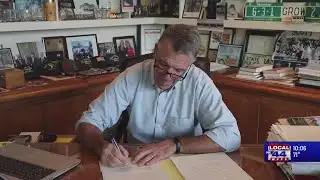 Scott signs school cell phone ban