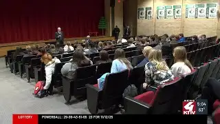 Sen. Chuck Grassley visits Akron-Westfield HS, takes questions from students