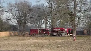 Smith County crews battle grass fire that threatened structures on County Road 35