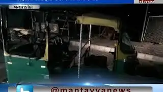 Some Anti-social elements burned an Auto Rickshaw in Banaskantha