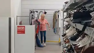 Strangers help 92-year-old Florida woman still working