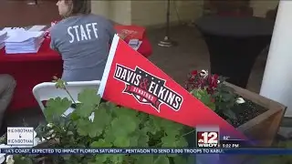 Students arrive at D&E