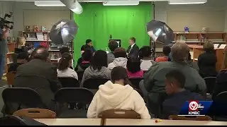 Students question KC mayoral candidates