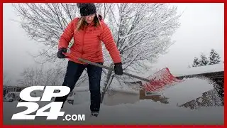 Sweating when shoveling snow presents serious health risk: doctor
