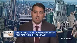 Tech sector outperforms despite FAANG stock dragging