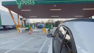 Texas high-tech grocery offers 2-minute pickup with robot delivery