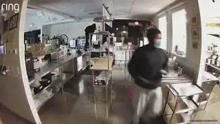 Thieves burglarize San Fernando restaurant, escaping with safe