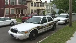 Thieves pose as water co. workers to burglarize home