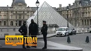 Thieves Steal Napoleon’s Jewelry from The Louvre in Paris: Report