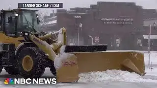 Thousands of flights delayed amid last-minute holiday travel surge