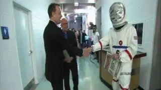 Tom Hanks visits WGN and takes a stroll down memory lane