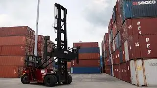 US Q4 GDP Above Estimate at 3.4%, Jobless Claims Fall