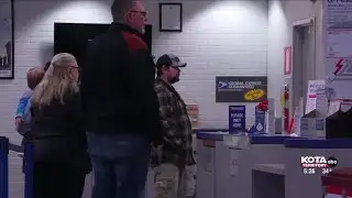 USPS holiday rush with workforce boost for festive success