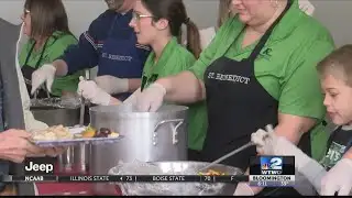 Volunteers Help Feed the Hungry