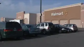 Walmart posts record holiday sales, forecasts gains