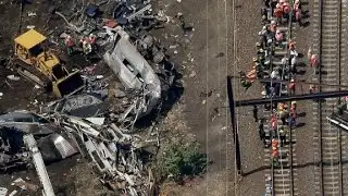 What happened in Amtrak train derailment?