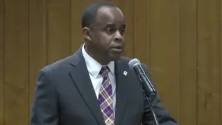 WIU PRESIDENT ADDRESSES SGA