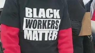 Workers decry delay in opening Amazon Humboldt Park facility